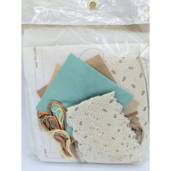 Veiled Quilting Pillow Kit #VQH-02 VTG 1984 Flying Fingers Easy "Home" NOS - Picture 4 of 4